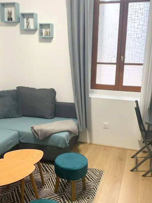 Apartment F2 - 13eme *